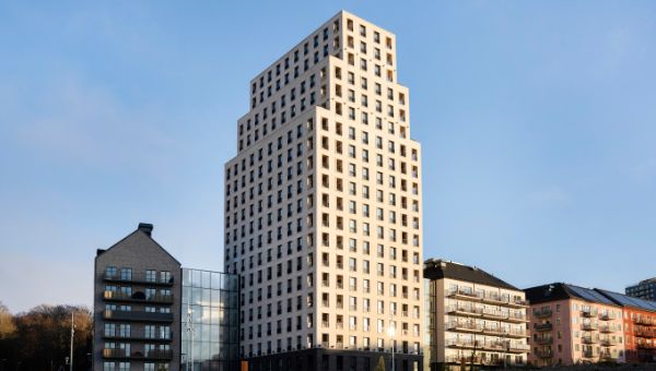 Kallebäck Kv.6 - Geometric composition rooted in time and place.